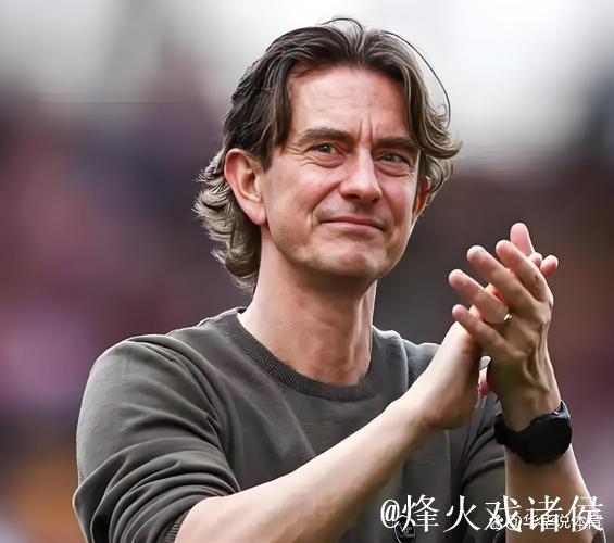 TA：热刺高层讨论后决定支持弗兰克，再给他更多时间来改变