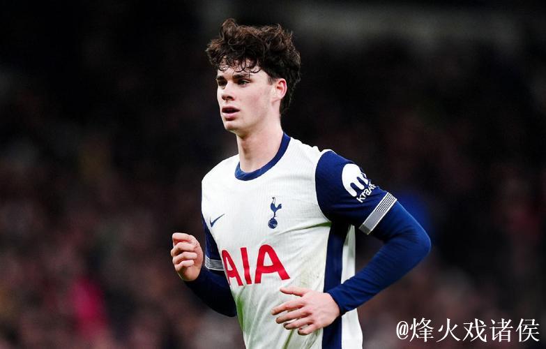 库杜斯:我们的表现不够好;很高兴看到阿奇-格雷想要控球 库杜斯:我们的表现不够好;很高兴看到阿奇-格雷想要控球